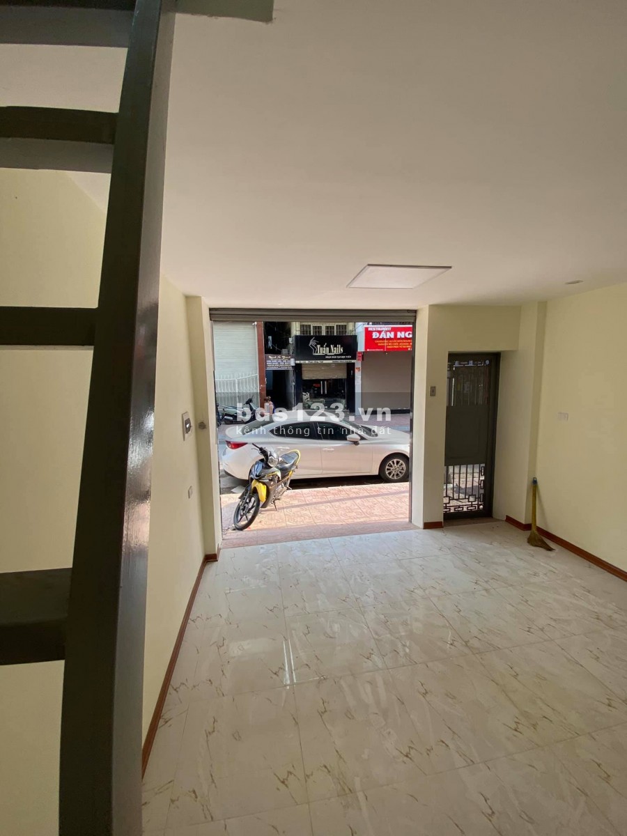 Cho thuê cửa hàng mặt phố Quận Ba Đình 40m2, giá 12 triệu/tháng