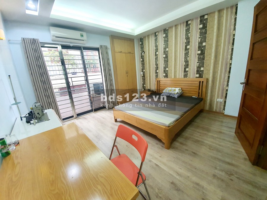 Bán nhà Cầu Giấy dt 38m2, mt 4m, lô góc gần ô tô ngõ thông an sinh đỉnh, giá nhỉnh 4 tỷ