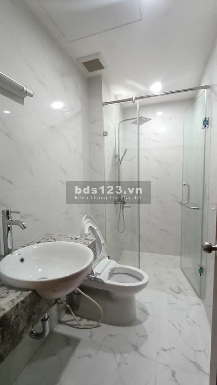 Bán nhà chính chủ phố Trạm ở sướng, dt 50m2, 5 tầng, giá nhỉnh 2 tỷ