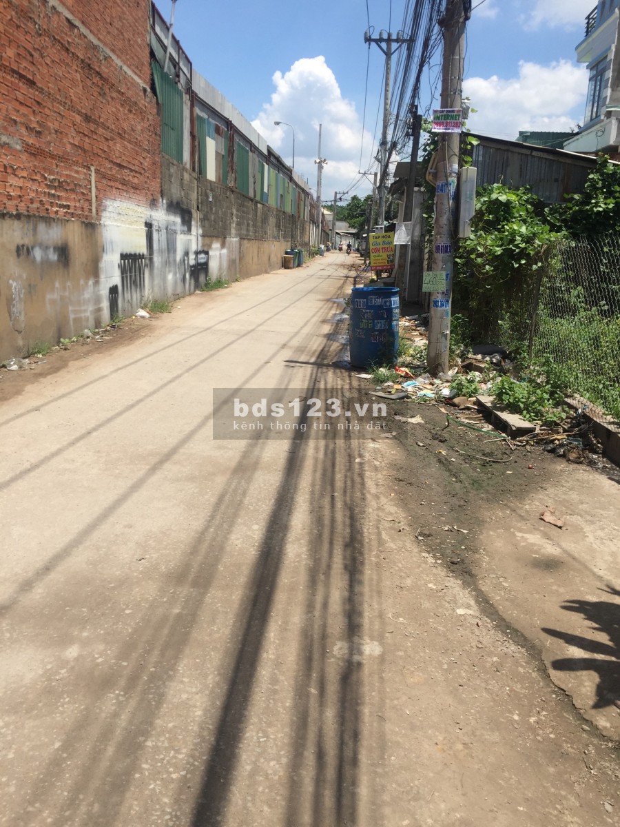 Bàu bàng. Ngay TTHC, đường 6m, giá ngộp, lh 0937083953