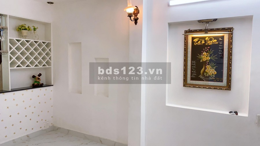 Vòng xoay Lăng Cha Cả, Quận Tân Bình bán nhà đường Hoàng Văn Thụ, phường 4, dt 46m2, nở hậu giá 6.2 tỷ