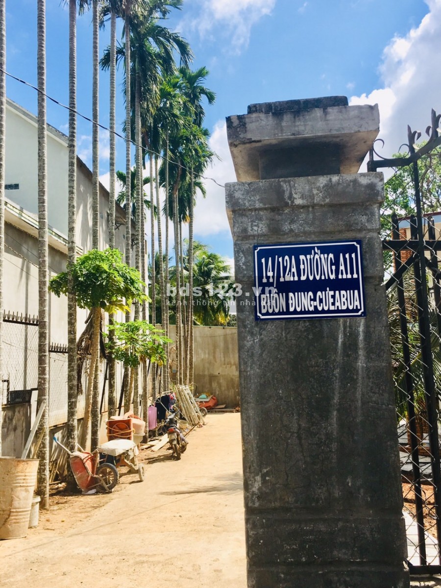 Nhà mới xây 100m2 trang bị hiện đại, khu vực dân cư đông đúc