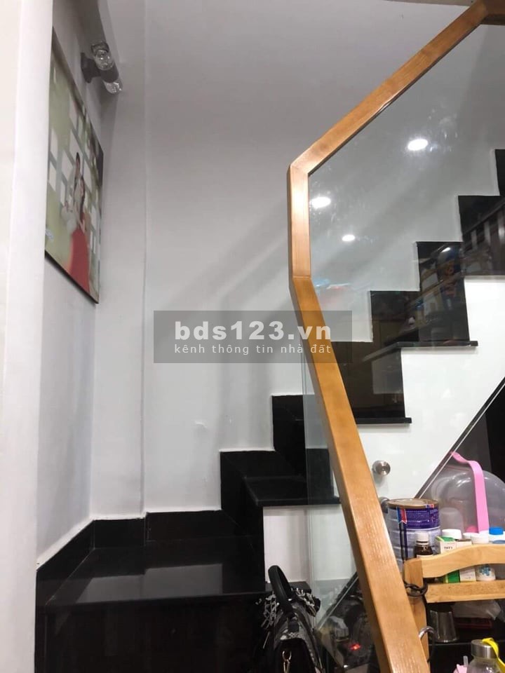 Chính chủ bán gấp nhà nhỏ đường số 18 Gò Vấp giá nhỉnh 3 tỷ