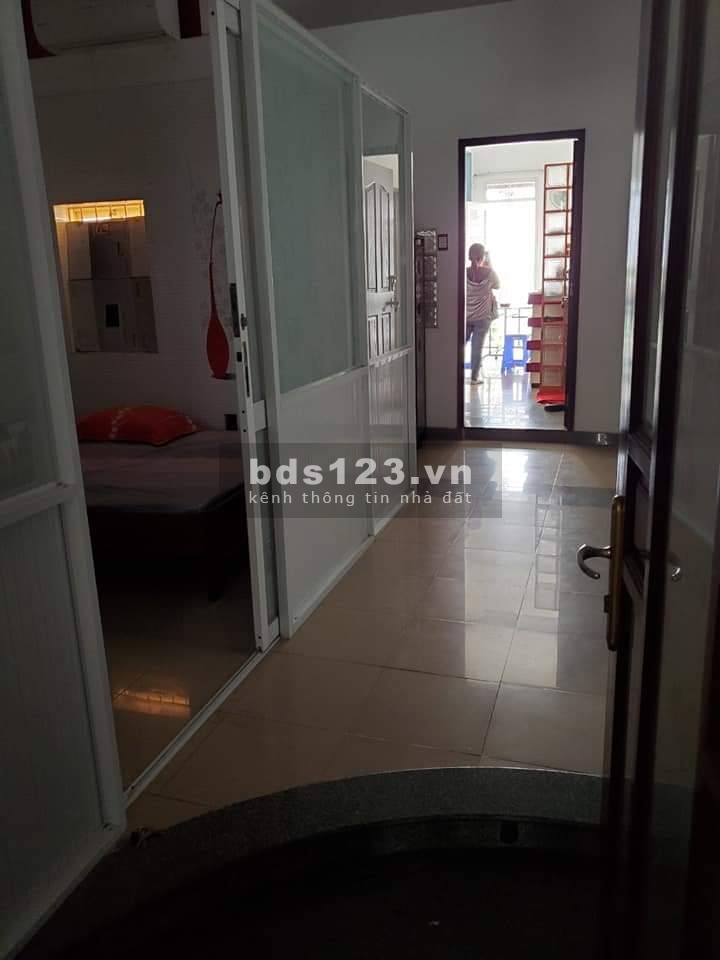 Bán nhà Huỳnh Văn Chính, 19.5m2, hxh, Quận Tân Phú, giá 2tỷ tròn