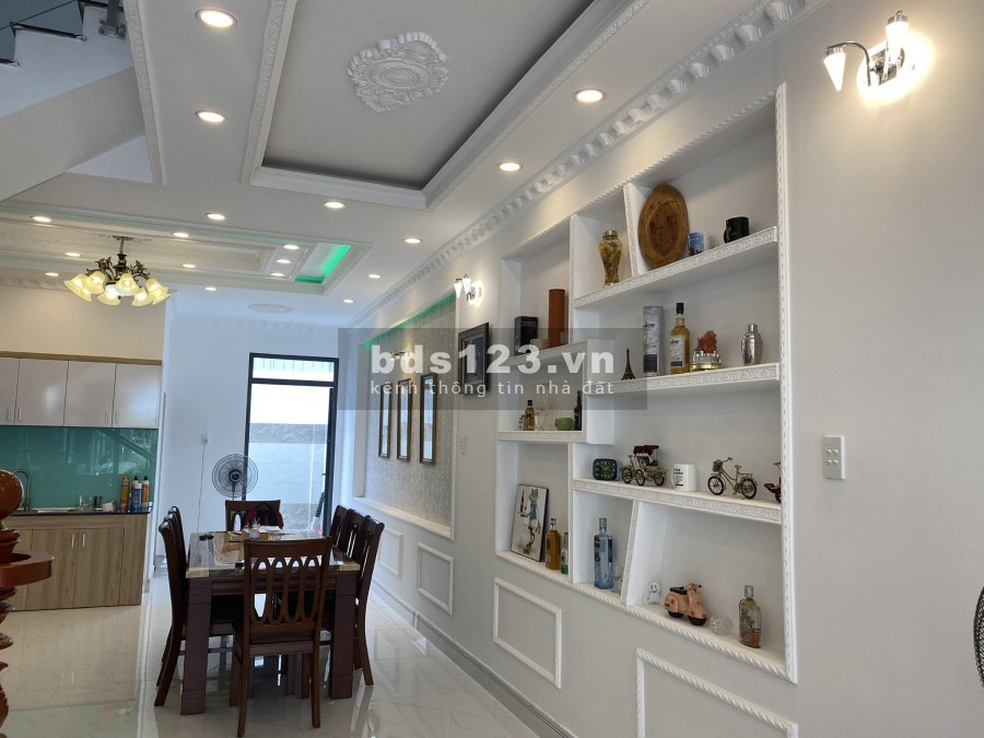 Bán gấp nhà HXH 3 tầng Bùi Đình Túy, phường 12, Bình Thạnh, dt 61m2, giá 7.7 tỷ
