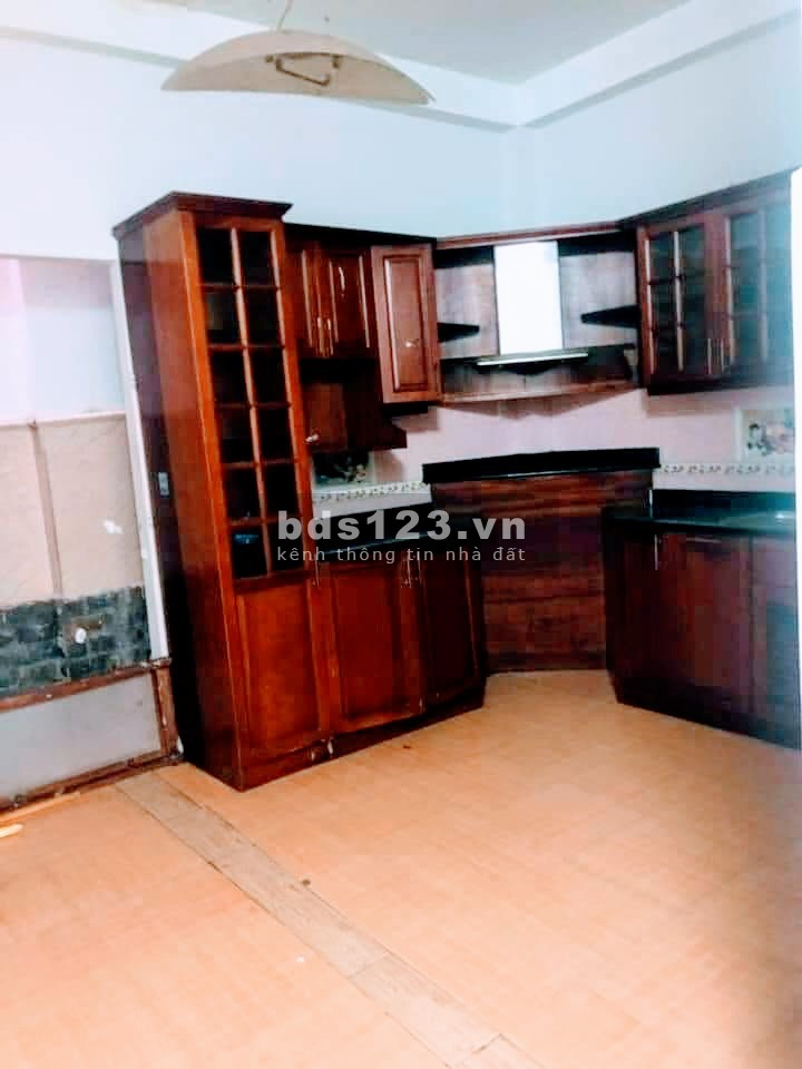 Nhà rộng 50m2, hẻm xe tải 8m, Quận Tân Phú, chỉ 5.2 tỷ, bớt lộc