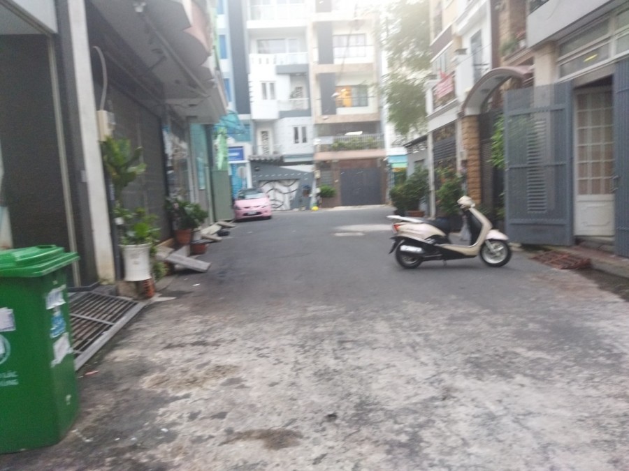 Bán nhà nát hẻm xe hơi Trường Sa Quận Phú Nhuận tiện xây mới
