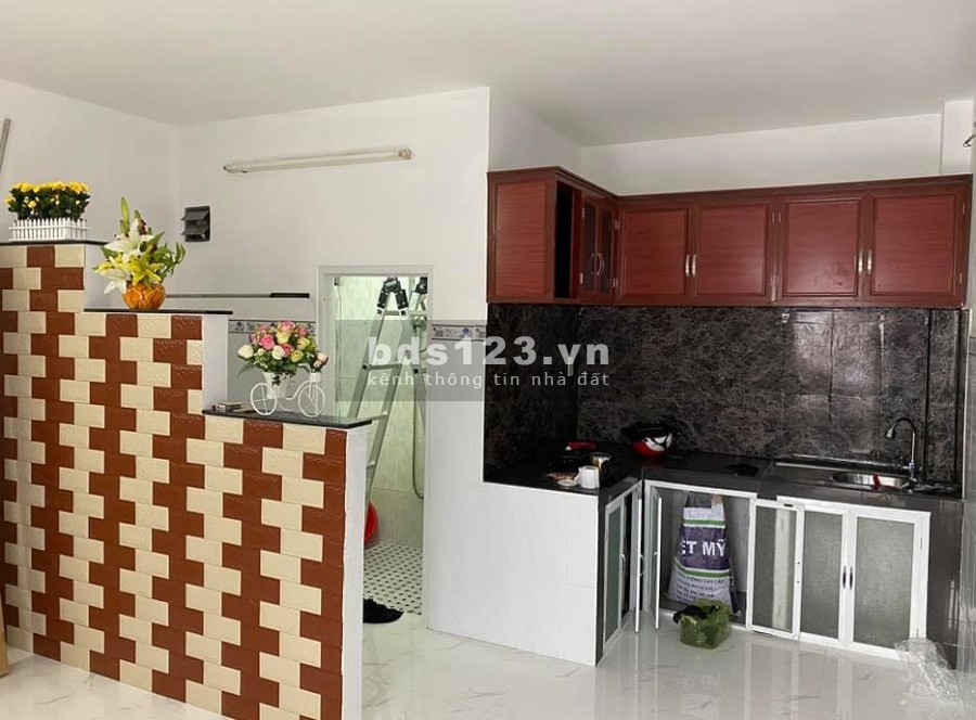 Bán nhà Hồng Lạc 32m2, 2 mặt hẻm, hẻm xe hơi, Quận Tân Bình chỉ 2 tỷ 9