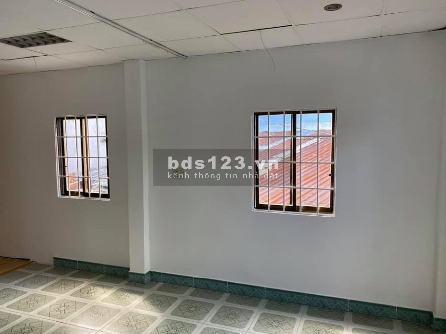 Bán nhà Hồng Lạc 32m2, 2 mặt hẻm, hẻm xe hơi, Quận Tân Bình chỉ 2 tỷ 9