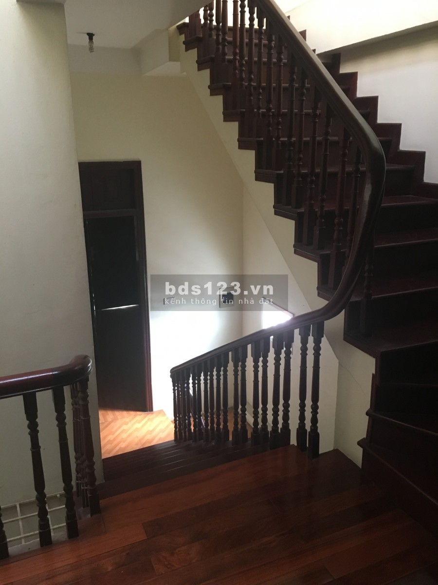 Bán nhà nguyên căn diện tích 40m2, 4 tầng, Hoàng Như Tiếp, Quận Long Biên giá 4.5 tỷ