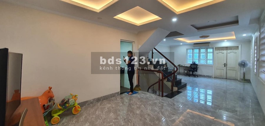 Phân lô, gara oto 16C, MT 5mx DT 55m ở sướng, KD Đỉnh, 10m phố Mễ Trì, 8.09 tỷ