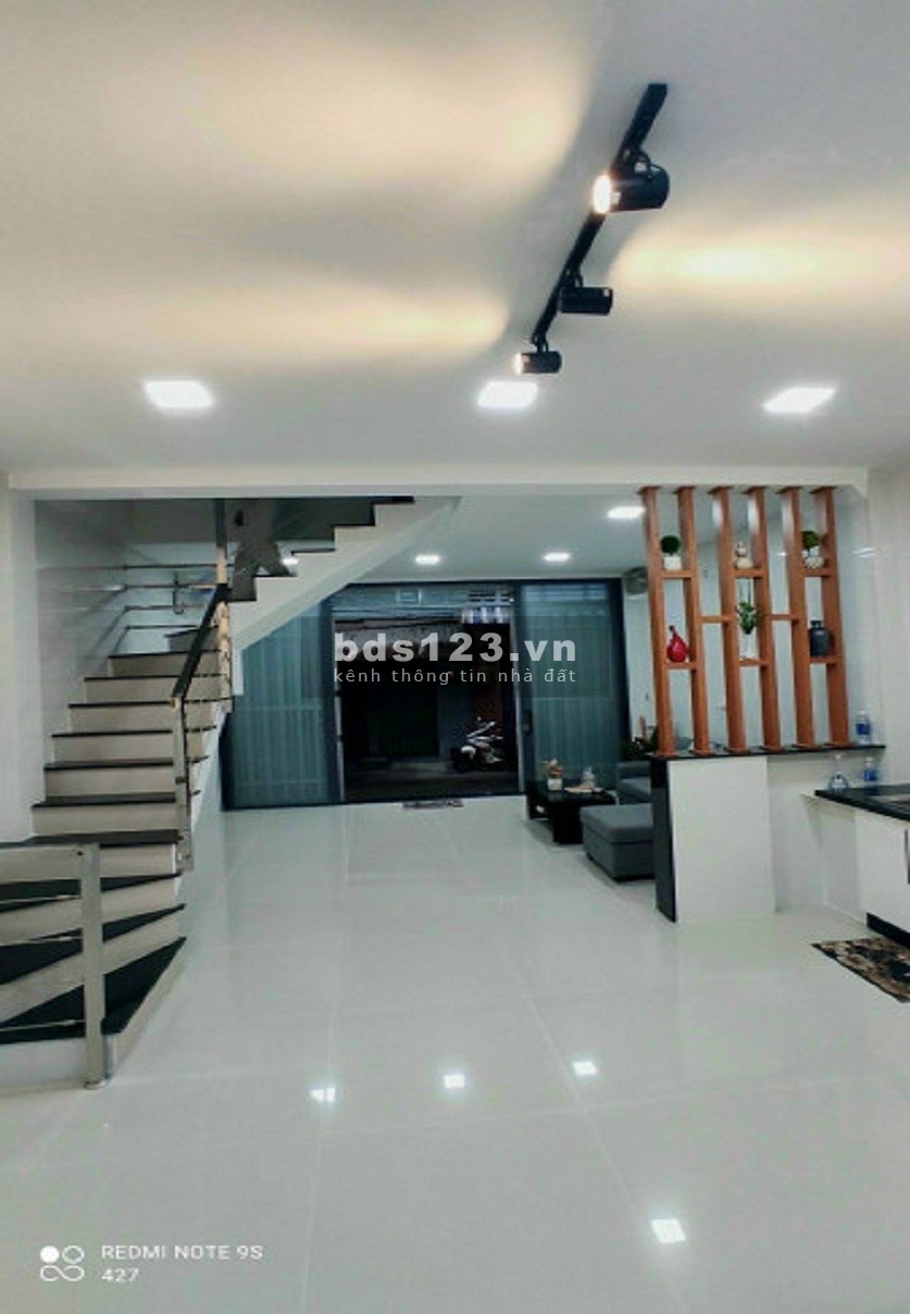 Nhỉnh 2tỷ có nhà Đường Nguyễn Hữu Tiến Tây Thạnh Tân Phú 28m2(4x7x2Tầg). Hiếm có 1 0 2