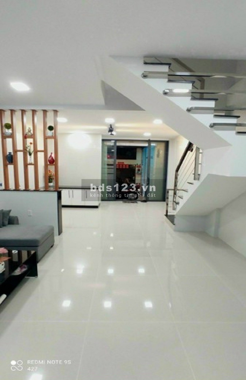 Nhỉnh 2tỷ có nhà Đường Nguyễn Hữu Tiến Tây Thạnh Tân Phú 28m2(4x7x2Tầg). Hiếm có 1 0 2