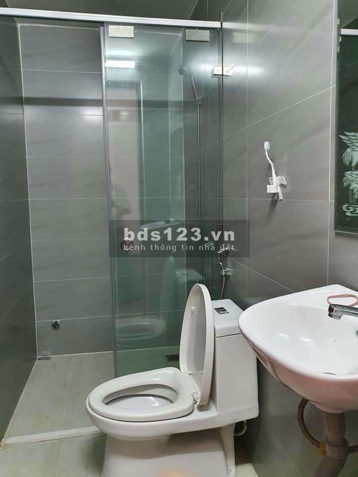 Đường trước nhà 5m, xe hơi đỗ cửa Phan Sào Nam, giá bán 4,4 tỷ