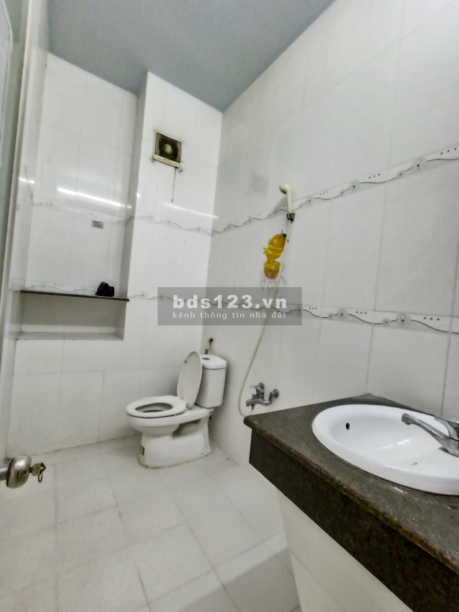 Chính chủ hỗ trợ mùa dịch đến 350k/ tháng tiền thuê phòng tòa nhà 74 Lũy Bán Bích
