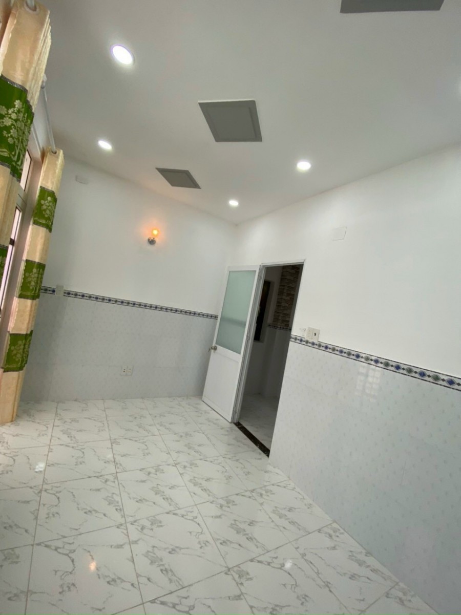 Bán nhà 2 lầu vị trí hẻm 2020 Huỳnh Tấn Phát, Thị trấn Nhà Bè giá 1,7 tỷ