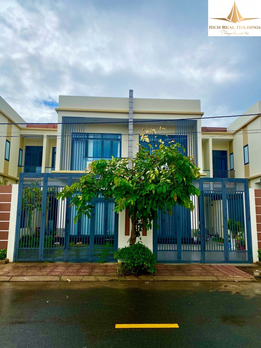 Em còn vài lô đất trong khu dân cư đẹp và sang trọng giá lại rẻ anh chị ghé xem liền đi