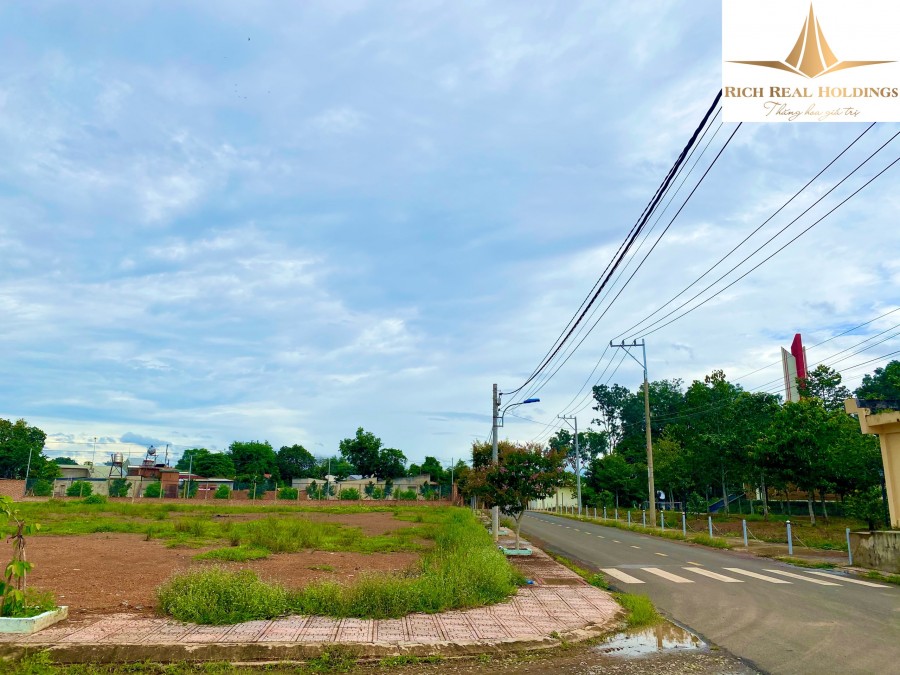Em còn vài lô đất trong khu dân cư đẹp và sang trọng giá lại rẻ anh chị ghé xem liền đi