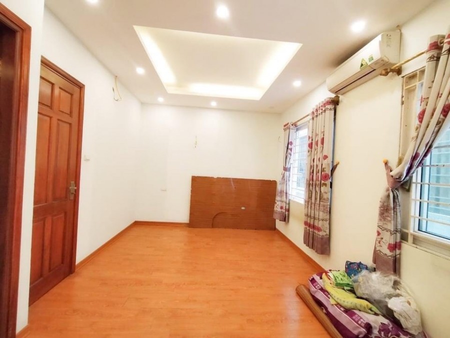 Bán Nhà Thái Thịnh, Quận Đống Đa diện tích 30m2, 5T, giá bán nhỉnh 2 tỷ