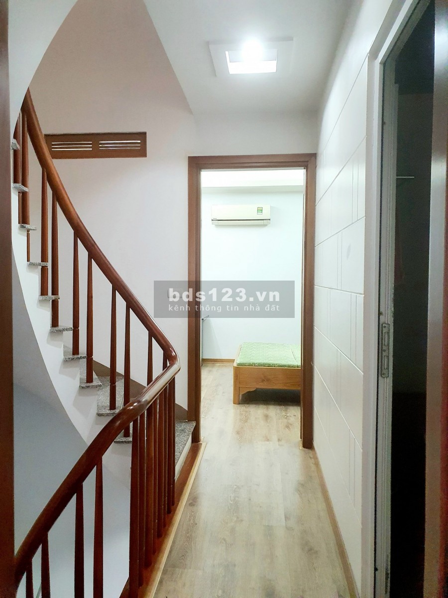 Bán nhà Cầu Giấy dt 38m2, mt 4m, lô góc gần ô tô ngõ thông an sinh đỉnh, giá nhỉnh 4 tỷ