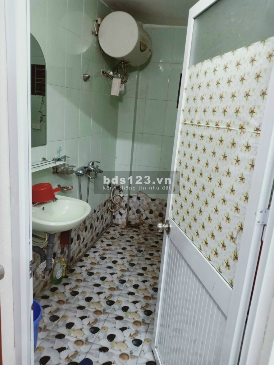Bán nhà mặt phố Quyết Thắng, ph Bình Hàn, TP HD, 62m2, mt 5.94m, 3 tầng, 4 ngủ, KD tốt