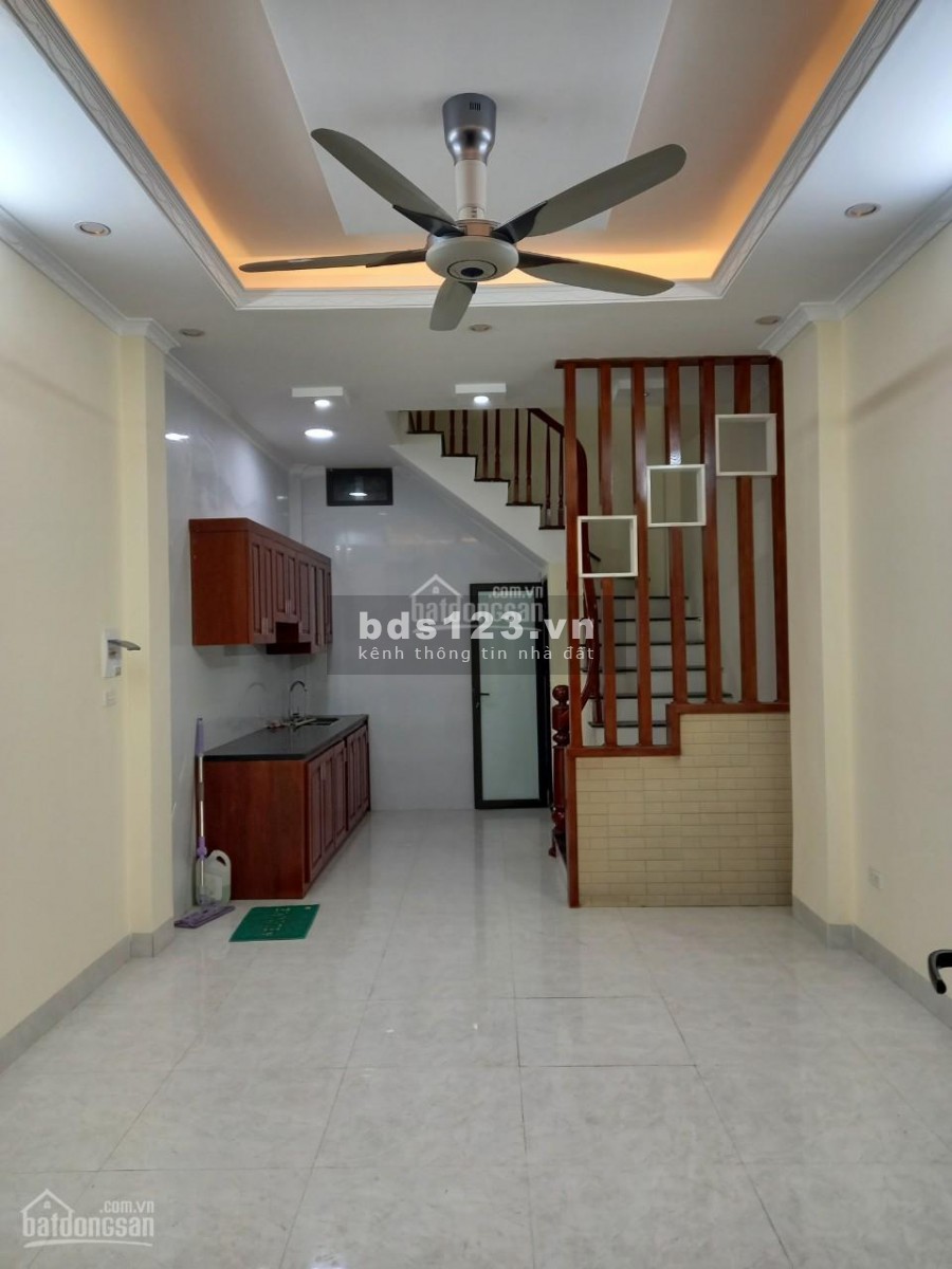 Bán nhà riêng 4 tầng, ngõ 147B Tân Mai, 37m2 x 4 tầng, Giá 2.3 tỷ
