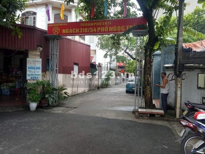 Bán nhà mới, tổ 11 Thạch Bàn, Phố Ngọc Trì 30m2, 5 tầng giá chỉ 2.4 tỷ.