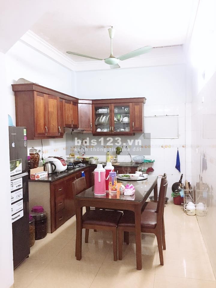 Bán nhà Quan Trung ngõ ô tô kinh doanh tốt 35m2 x 5 tầng, giá 4 tỷ