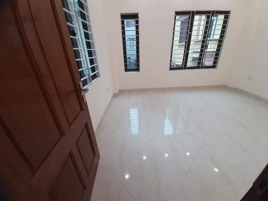 Bán nhà lô góc Lê Trọng Tấn Hà Đông, 7 chỗ đỗ cửa dt 42m2, giá 4.15 tỷ