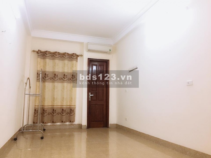 Bán nhà Quan Trung ngõ ô tô kinh doanh tốt 35m2 x 5 tầng, giá 4 tỷ