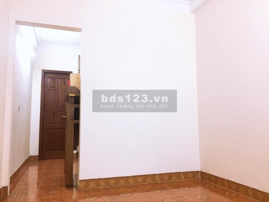 Bán nhà Quan Trung ngõ ô tô kinh doanh tốt 35m2 x 5 tầng, giá 4 tỷ