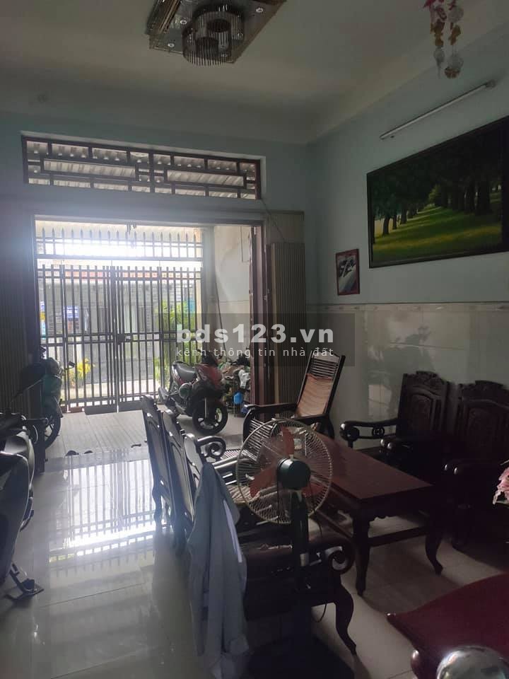 (Quận 12)Nhà đẹp, hxh, 2 căn ra mặt tiền, Hà Huy Gíap, dt 72m2, 2 tầng, giá 4.08 tỷ