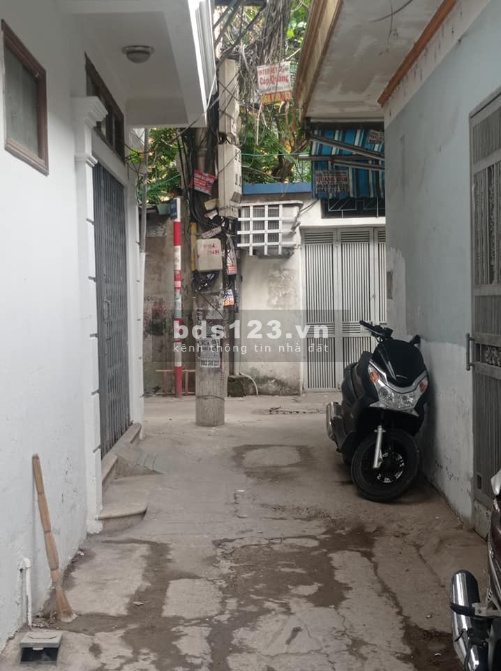 Tân Mai ngay chợ 2 mặt ngõ thông, kinh doanh nhỏ, 2 tầng, 3 phòng ngủ giá 2.3 tỷ