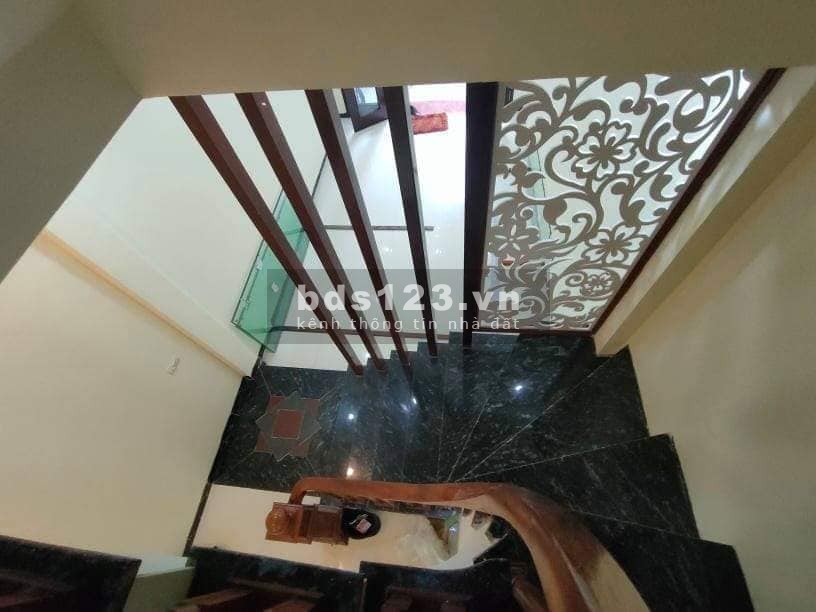 Bán nhà ngõ rộng, gần phố, nhà đẹp, an sinh đỉnh, giá 4.2 tỷ, lhcc