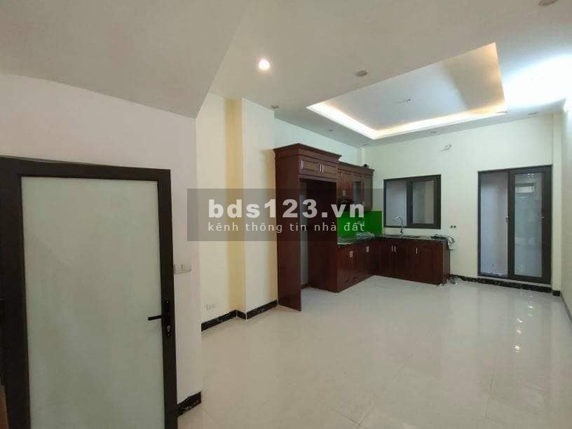 Bán nhà ngõ rộng, gần phố, nhà đẹp, an sinh đỉnh, giá 4.2 tỷ, lhcc