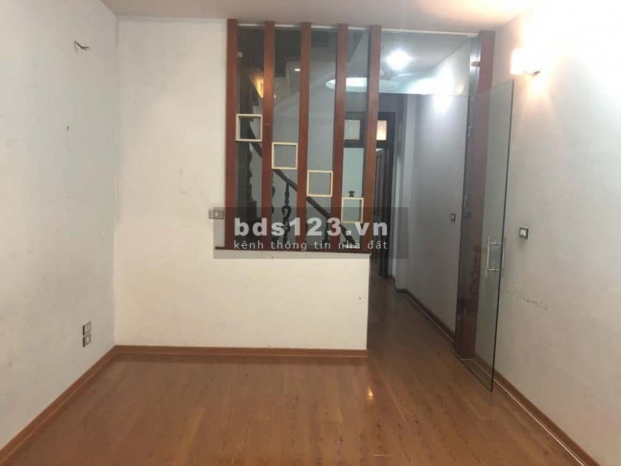 Bán Nhà Nguyễn Văn Cừ 57m2, 5 tầng, ô tô vào nhà, kinh doanh được giá 5.45 tỷ