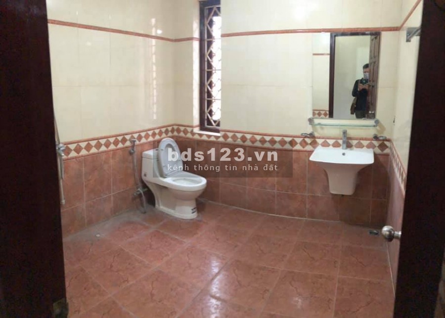 Bán nhà Hoàng Hoa Thám, diện tích khủng 15.x tỷ, ngõ ô tô, kinh doanh, 3 mặt thoáng