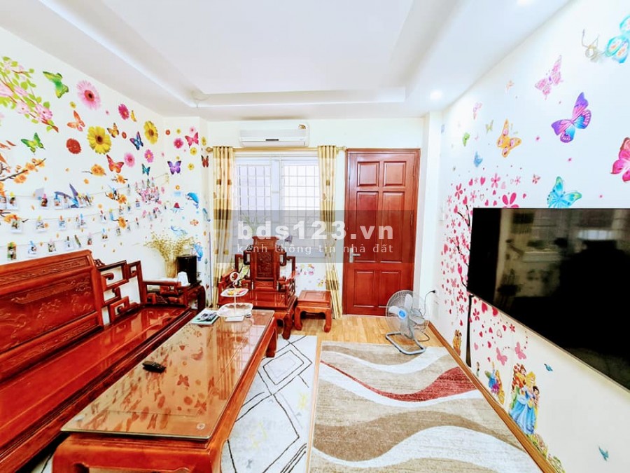 Ngõ oto nhà mới Tôn thất Tùng 50m 5 tầng chủ bán giá 4.x tỷ