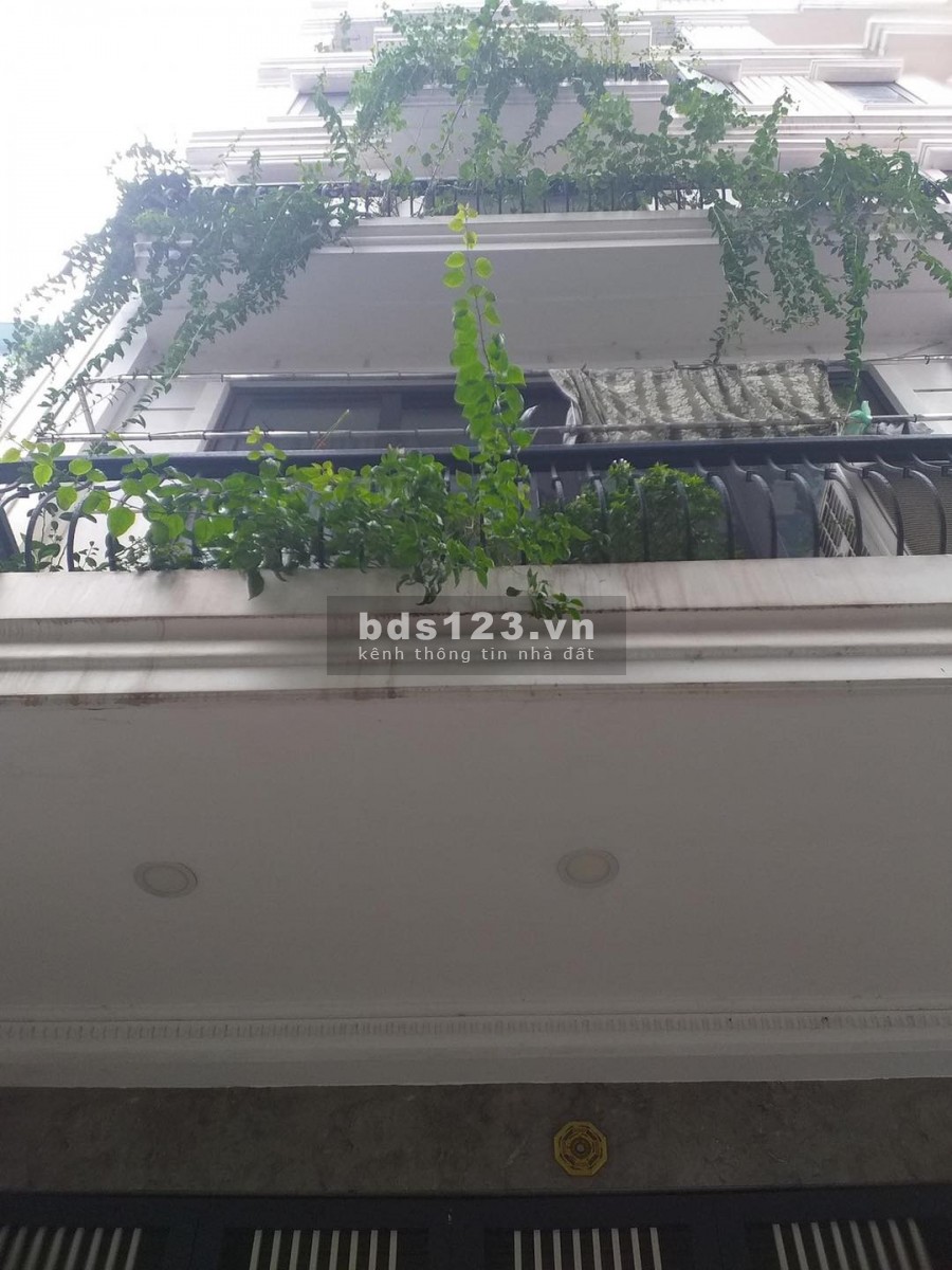 Bán nhà phân lô cực đẹp NGÕ 61 Lê Văn Lương 65m2 5.5 tầng MT 5m. Giá 12.5 tỷ