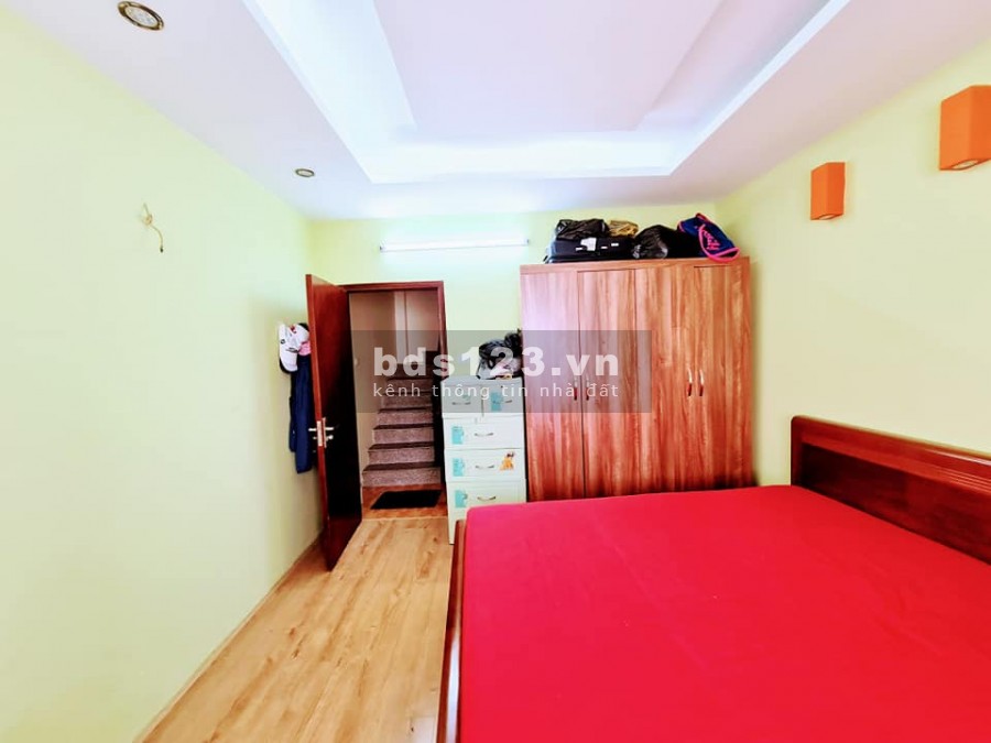 Ngõ oto nhà mới Tôn thất Tùng 50m 5 tầng chủ bán giá 4.x tỷ