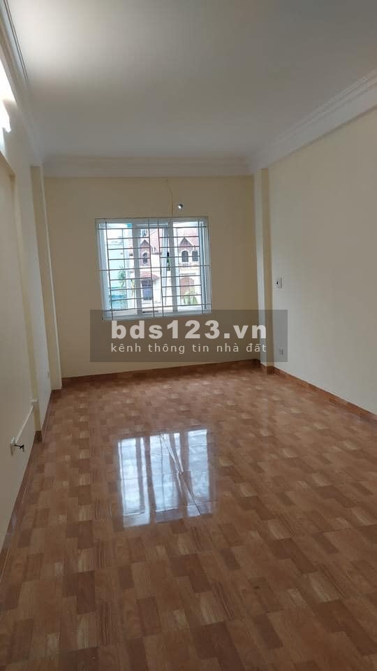 Cần bán gấp nhà ngõ 168 Kim Giang,n đẹp, ngõ thông 30m2*4 tầng giá 3.25 tỷ