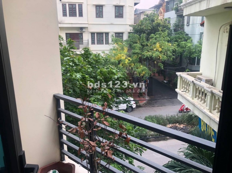 NHÀ PHÂN LÔ- TRUNG TÂM CẦU GIẤY -5M RA MẶT PHỐ -THANG MÁY -…