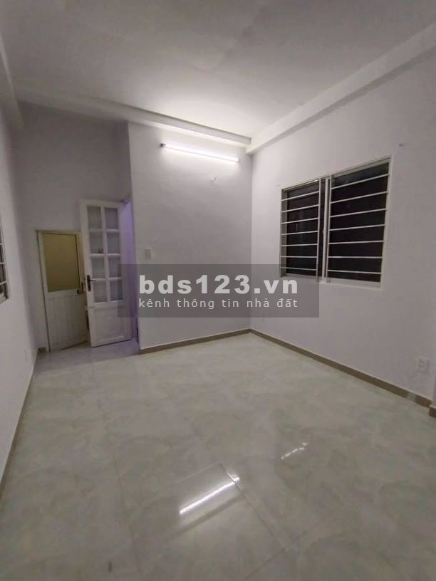 Nhà Quận 10, HXH đỗ cửa, 4 tầng BTCT, ở và cho thuê. 28m2 chỉ 5.6 tỷ TL