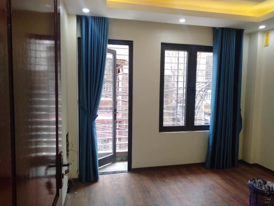 Bán gấp nhà Đại Mỗ trả nợ, dt 65m2, 4 tầng, nhỉnh 3 tỷ, tặng nội thất, lhcc