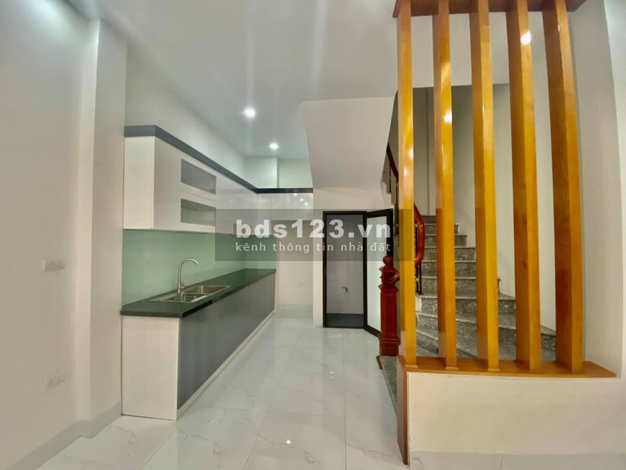 Bán nhà đầu phố Trương Định, Hoàng Mai, khu dân cư, còn mới, bàn giao ngay