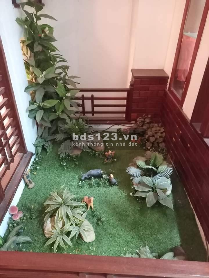 Nhà đẹp đi ra đầu ngõ Lê Trọng Tấn, sổ đỏ vuông đẹp, sẵn sàng sang tên