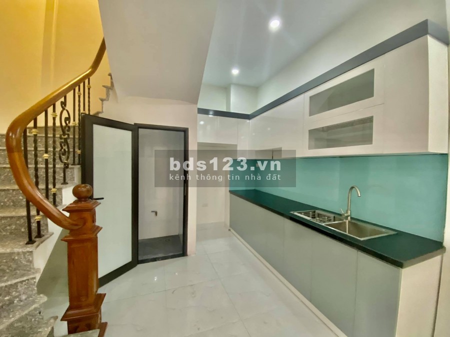 Bán nhà đầu phố Trương Định, Hoàng Mai, khu dân cư, còn mới, bàn giao ngay