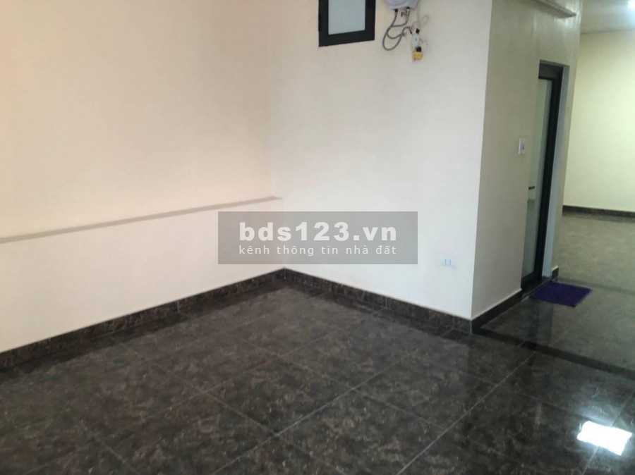 NHÀ PHÂN LÔ- TRUNG TÂM CẦU GIẤY -5M RA MẶT PHỐ -THANG MÁY -…