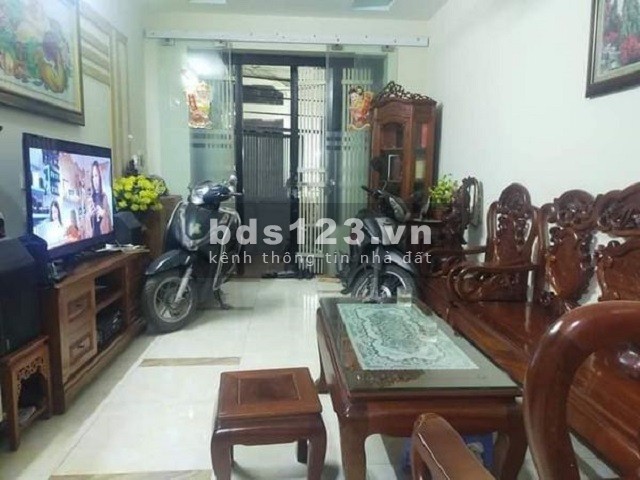 2,7 tỷ nhà 5 tầng 3 pn, đẹp ở ngay phố Nam Dư, Quận Hoàng Mai