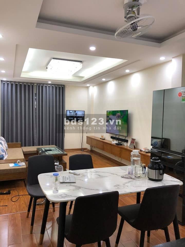 Nhà Thanh Xuân lô góc 3 thoáng, 40m2 6 tầng Mt 3.6m, giá 6tỷ8, trước nhà ô tô tránh.